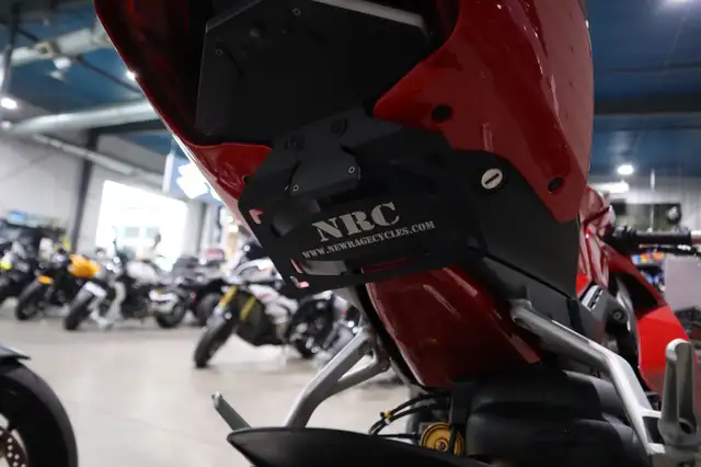 2020 Ducati Panigale V4 S Ducati Red in Sport Bikes in Edmonton - Image 11