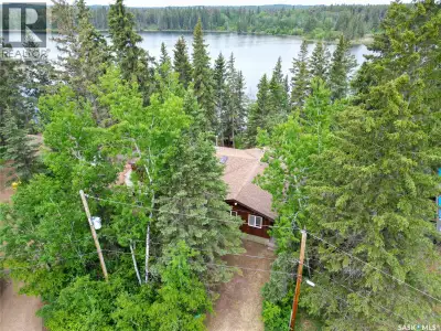 Truly must be seen to be appreciated! Nestled onto the peacefully serene shores of Fur Lakes awaits...