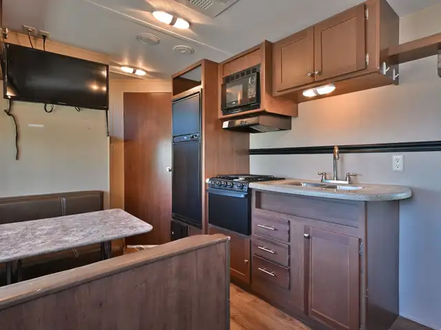 2016 Aspen Trail 2710BH in Travel Trailers & Campers in St. Albert - Image 9