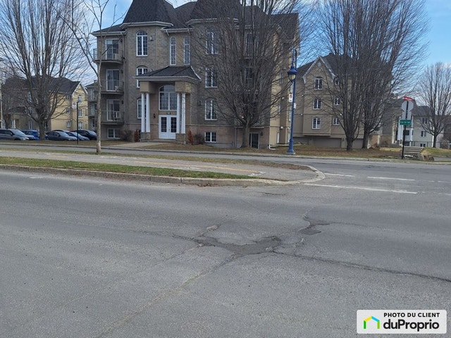 $409,000 - Condominium for sale in St-Jérôme (St-Jérôme) — photo 1