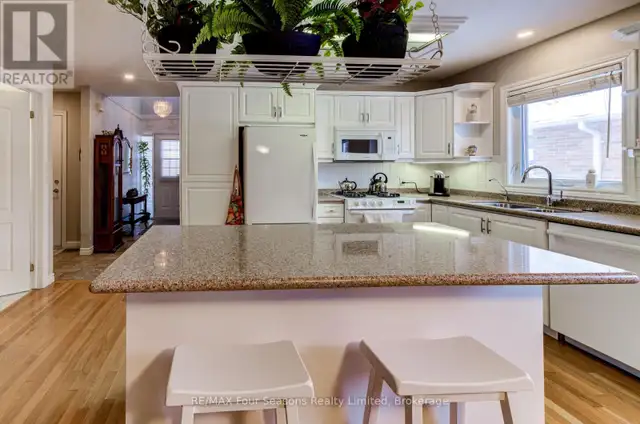 8 - 275 HURON STREET Clearview (Stayner), Ontario in Houses for Sale in Oakville / Halton Region - Image 13