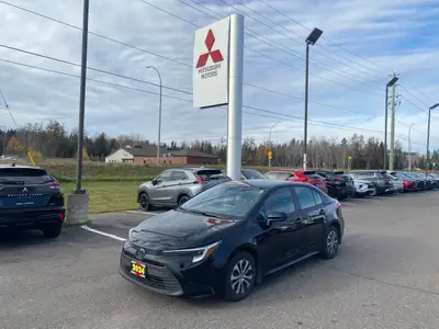 4 cyl, 1.8L, auto, traction control, active stability control, abs, power windows & locks, apple car...