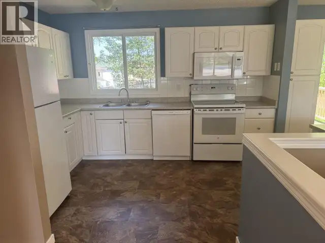 417 CENTENNIAL DRIVE Mackenzie, British Columbia in Houses for Sale in Smithers - Image 6