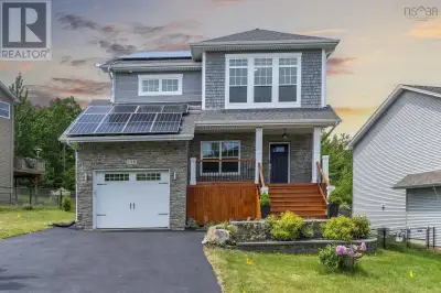 WOW! The annual power bill is only 822! New solar panels were installed (2023) and an additional hea...