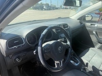Experience the perfect blend of practicality and spirited driving with the 2010 Volkswagen Golf Wago... (image 4)