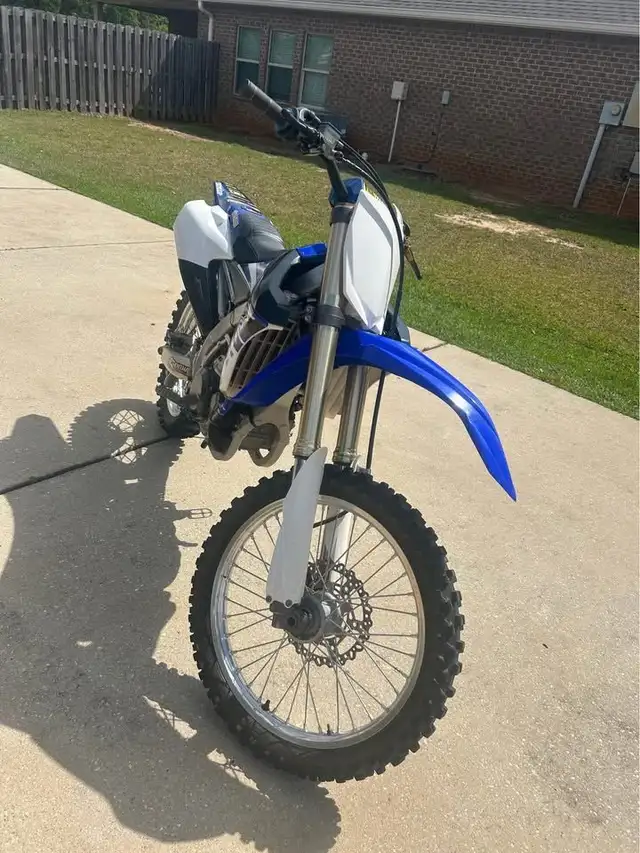 2016 YAMAHA YZ450F-BLUE! in Dirt Bikes & Motocross in Edmonton - Image 5