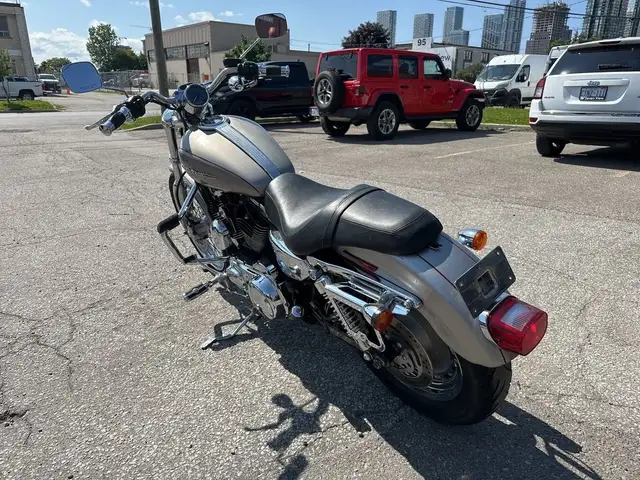 2007 Harley-Davidson Sportster ~ SPORTSTER XL1200 CUSTOM ~ COOL  in Street, Cruisers & Choppers in City of Toronto - Image 7