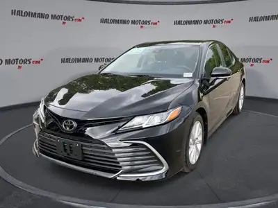 This Toyota Camry has a powerful Gas 4cyl 2.5 L engine powering this Automatic transmission. Power D...