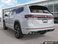 * R-Line Exterior Styling: Sportier bumpers, badging, and 21-inch Braselton machined-finish alloy wh... (image 2)