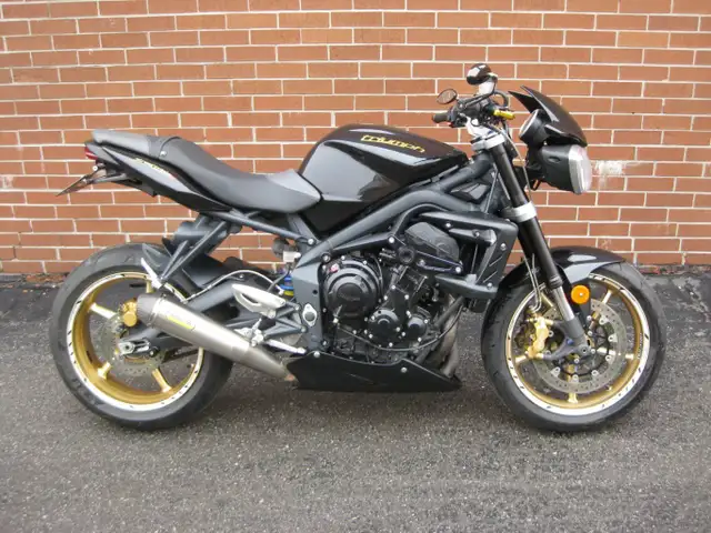 2012 Triumph Street Triple inR in in Street, Cruisers & Choppers in City of Toronto - Image 2
