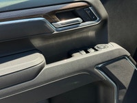 Standard box size, heated front seats, BALANCE OF FACTORY WARRANTY, trailer brake controller, bench... (image 8)