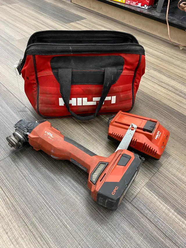 Hilti AG 4S-A22 Angle Grinder in Power Tools in City of Toronto - Image 3