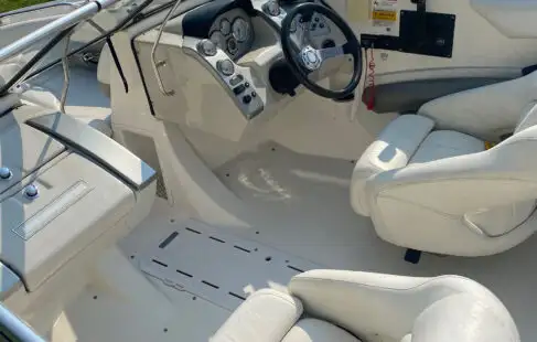 2008 Larson XLI 208, Volvo Penta and Trailer in Powerboats & Motorboats in Oshawa / Durham Region - Image 8