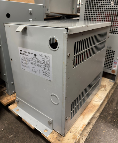 Hammond manufacturing dry type transformer, 3 Phase, 600 - 208/120V Cat: K69K Isolation type Adjusta...