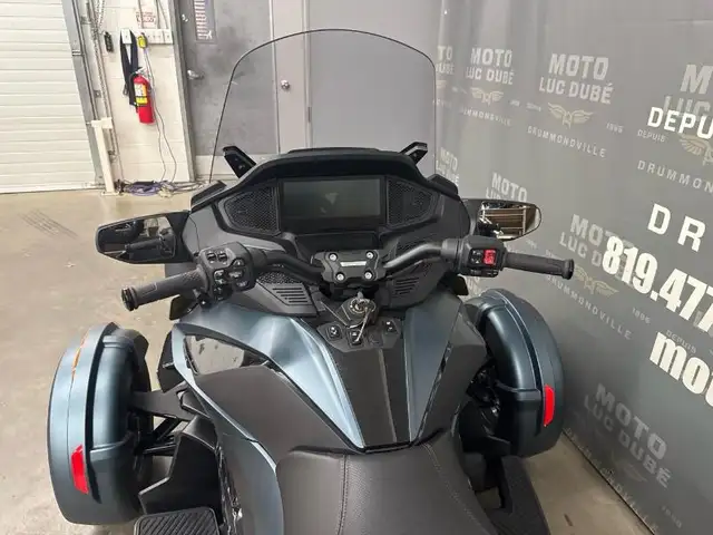 2025 Can-Am Spyder RT Limited in Sport Touring in Drummondville - Image 11