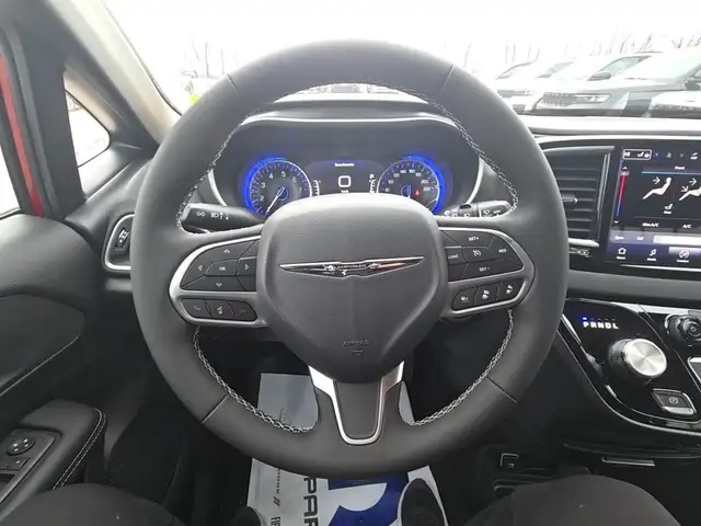 2025 Chrysler Grand Caravan SXT in Cars & Trucks in Winnipeg - Image 15