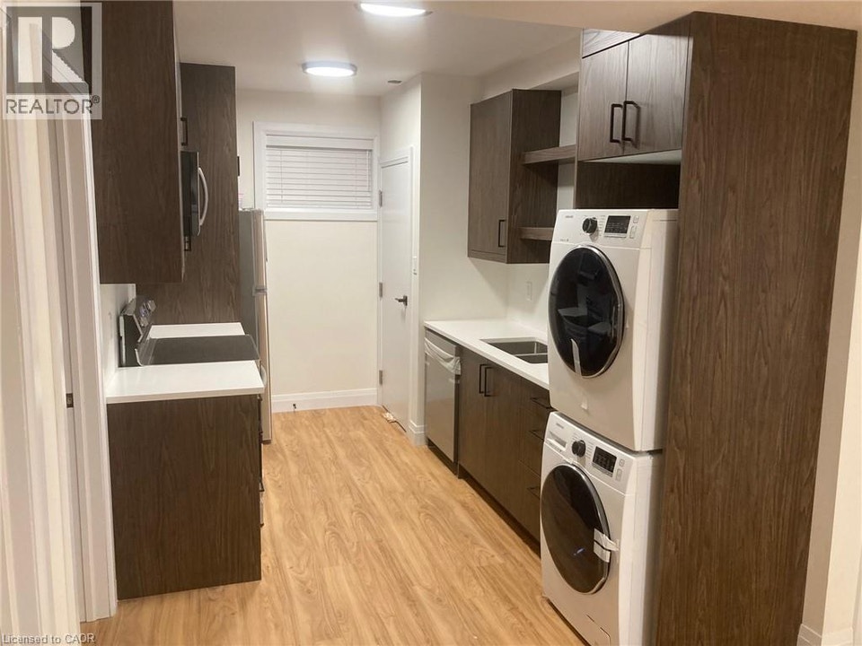 33 CHURCH Street E Unit# 33B (lower unit) Elmira, Ontario 2