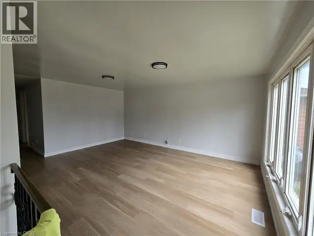 99 CLUTHE Crescent Kitchener, Ontario in Houses for Sale in Kitchener / Waterloo - Image 8