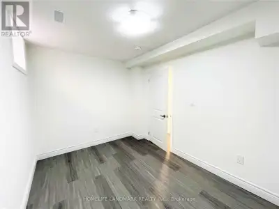 Totally Renovated Legal 2nd Unit At The Heart Of East-York. Steps Walking To East-York Civic Centre,...