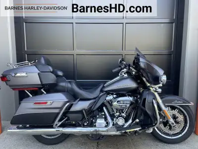 2017 Harley-Davidson FLHTKL - Electra Glide Ultra Limited Low View Carfax Report Price Includes $10...