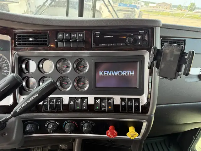 2020 KENWORTH T800 in Heavy Trucks in Saskatoon - Image 14