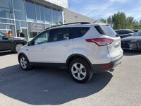 Le Ford Escape SE 2015 est un VUS compact polyvalent qui offre un excellent équilibre entre confort,... (image 8)