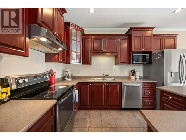 1910 LINCOLN AVENUE Port Coquitlam, British Columbia62864381500163124