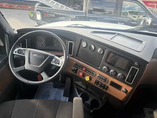 2026 Freightliner Cascadia ParkSmart Unit, Safety Certified, Cal in Heavy Trucks in Hamilton - Image 12