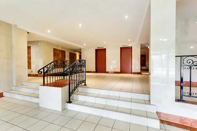 Beautiful Large Bachelor/Studio Apartment for Rent in Long Term Rentals in City of Toronto - Image 13