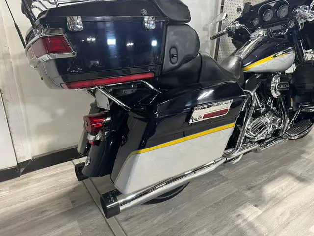 2012 Harley-Davidson CVO ULTRA LIMITED in Other in London - Image 12