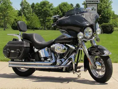 - Radio, Heated Grips, Throaty Exhaust Now Available - This Gorgeous 2006 Heritage Softail Classic....