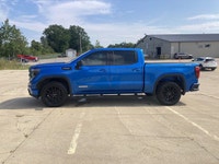 This GMC Sierra 1500 has a powerful Gas V8 5.3L engine powering this Automatic transmission. Dealer... (image 9)