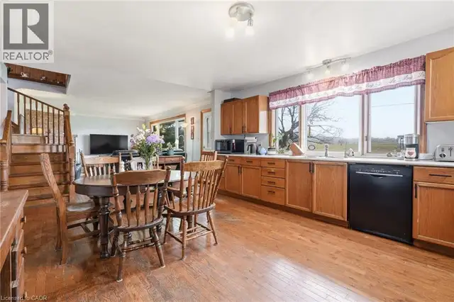 1767 CENTRE Road Carlisle, Ontario in Houses for Sale in Oakville / Halton Region - Image 10