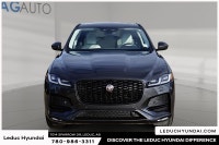 2022 Jaguar F-PACE P250 S Experience the Jaguar F-PACE P250 S with only 28004 km on the odometer. Fi... (image 1)