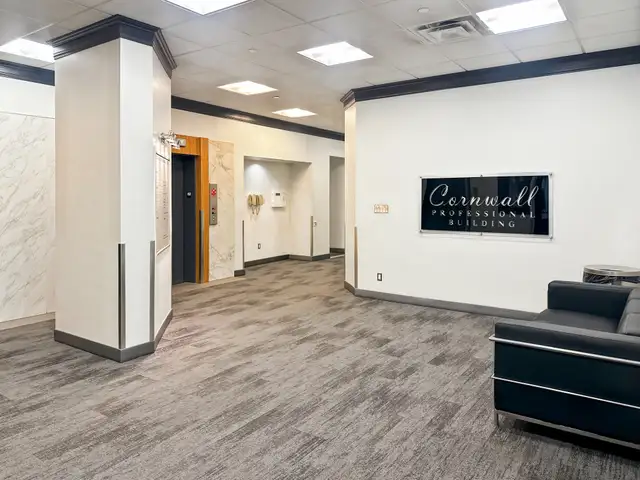 Rent a large office space for 50 persons in 11th Ave in Commercial & Office Space for Rent in Regina - Image 10
