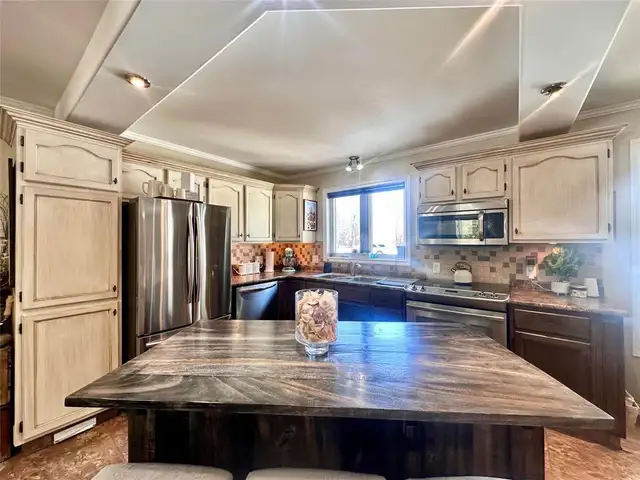 208 Landels Road The Pas, Manitoba in Houses for Sale in Winnipeg - Image 18