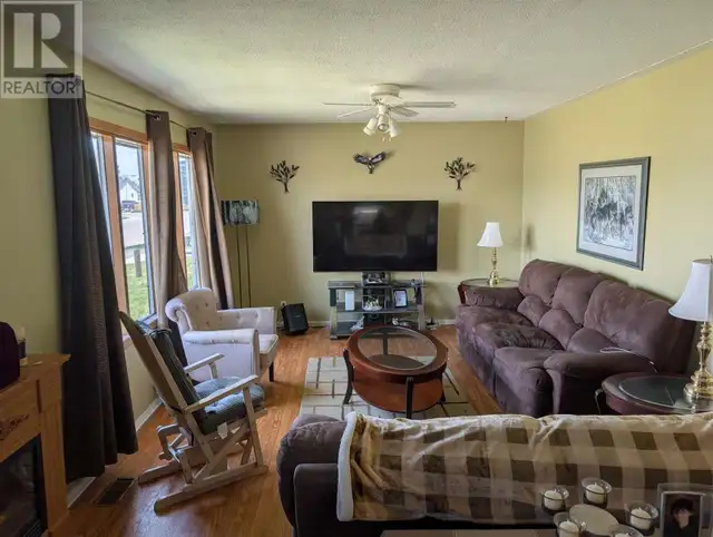 6 Darwin AVE Wawa, Ontario in Houses for Sale in Thunder Bay - Image 7