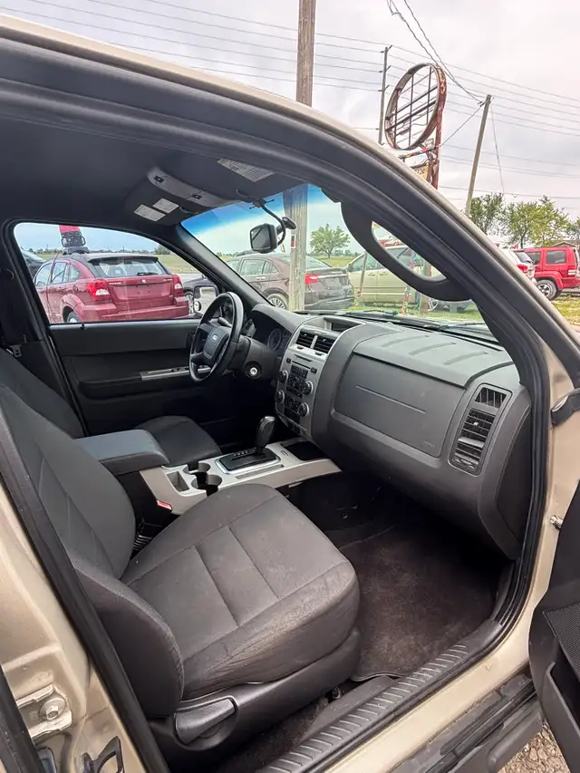 2012 Ford Escape5801202820533555211