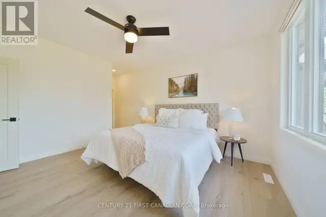 8 - 32 POSTMA CRESCENT North Middlesex (Ailsa Craig), Ontario in Houses for Sale in Grand Bend - Image 20