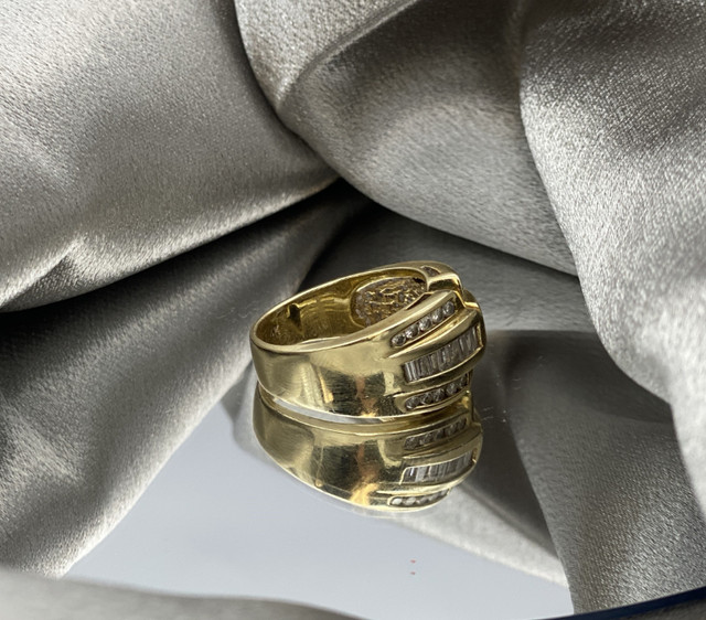 14K Yellow Gold 1.00CT. Round & Baguette Diamonds Ring $2,625 in Jewellery & Watches in Mississauga / Peel Region - Image 2