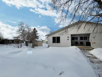 1H//Winnipeg/Showings NOW | Offers ANYTIME! | Incredible opportunity to own a fully renovated bungal...