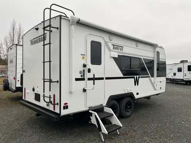2026 Winnebago THRIVE 18FBS in Travel Trailers & Campers in Terrace - Image 5