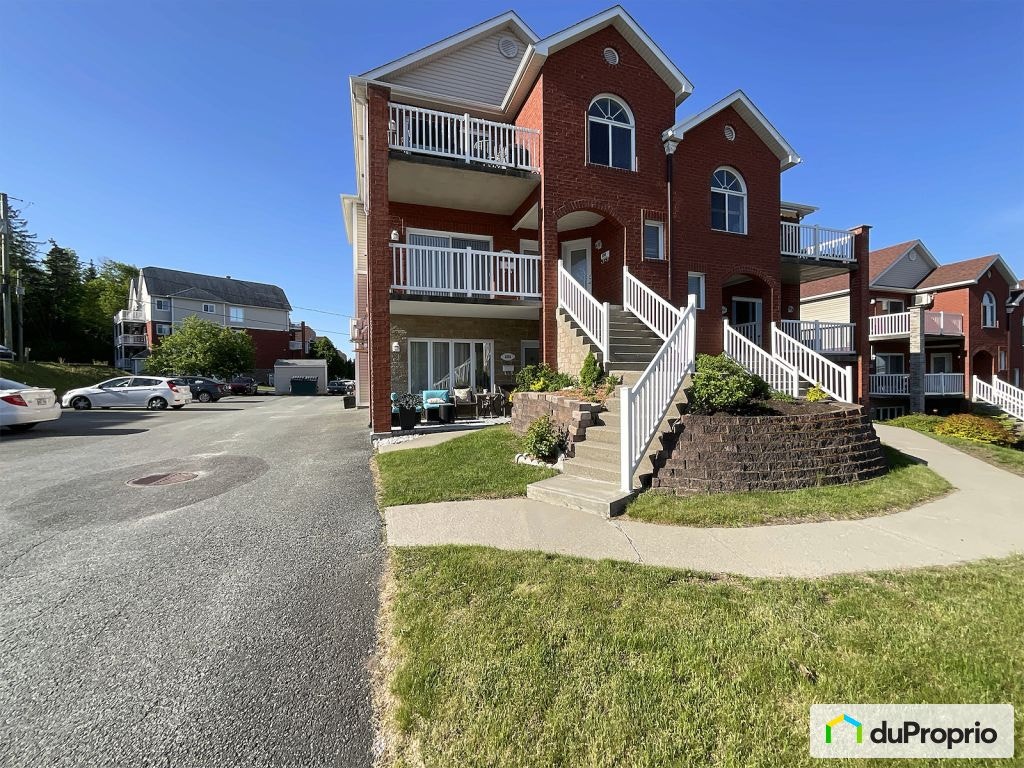 $310,000 - Condominium for sale in Sherbrooke (Jacques-Cartier) — photo 2