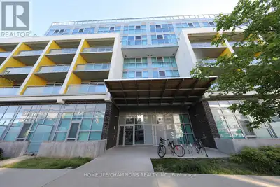 Luxurious Living Steps from Both University of Waterloo and Wilfrid Laurier University. Furnished Un...