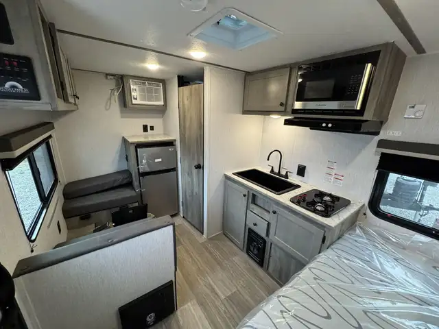 2026 ,Sun Lite,Sunset Park RV 13BD LTD in Travel Trailers & Campers in Kamloops - Image 5