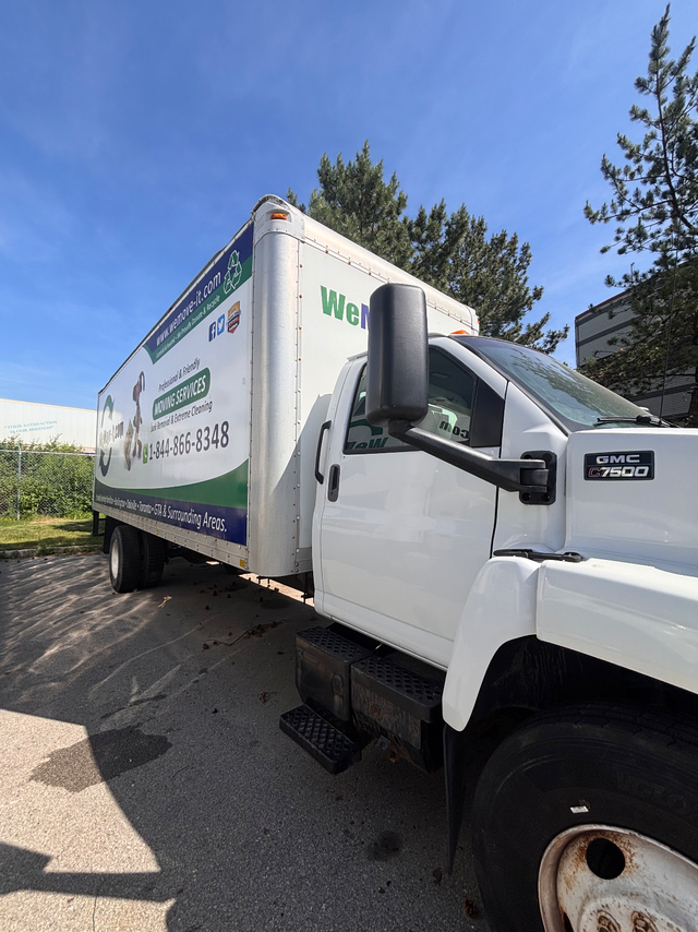 2006 GMC C7500 24' Truck in Cars & Trucks in Hamilton - Image 4