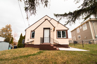 **SPACIOUS FULL HOUSE** 3 BEDROOM HOUSE IN ST. CATHARINES!!!