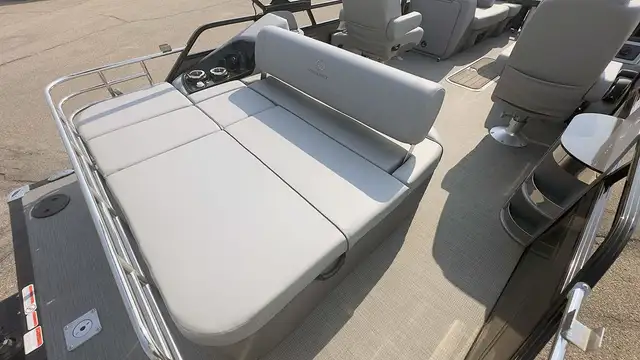 2024 Regency 230 LE3 Sport With 250L Tritoon Pontoon Boat in Powerboats & Motorboats in Vernon - Image 29