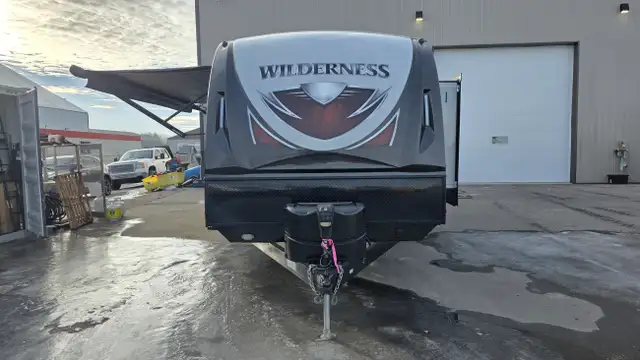 2018 Heartland Wilderness 3250DS in Travel Trailers & Campers in St. Albert - Image 7