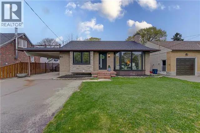 51 ROSEMOUNT Drive Kitchener, Ontario in Houses for Sale in Kitchener / Waterloo - Image 2